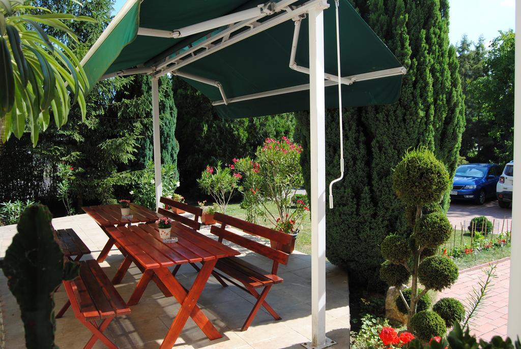 Villa Hedi Panzió Dunakiliti Exterior foto